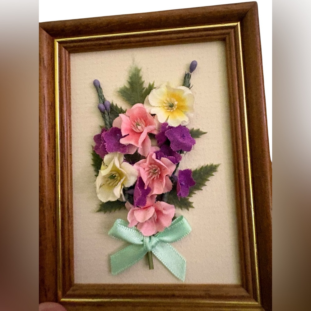 3D Floral Framed Miniature Made in Scotland 5” Tall 3.5 “ Wide Tiny  Bouquet